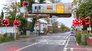 Birkdale Crescent Road Level Crossing Merseyside [upl. by Ydor29]